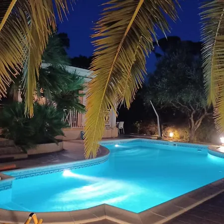 Détente Dans Avec Piscine Privée, Nature, Golf Et à Proximité