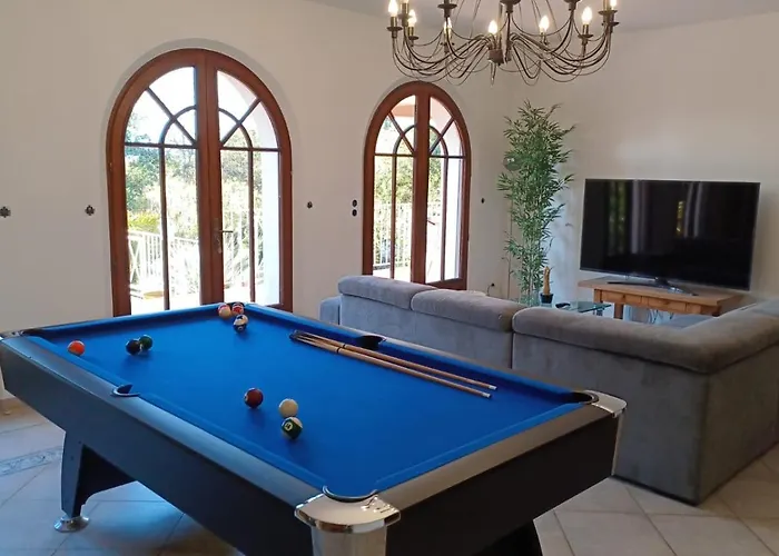 Sejour Detente Dans Avec Piscine Privee, Nature, Golf Et A Proximite بيت للعطل Saint-Raphaël