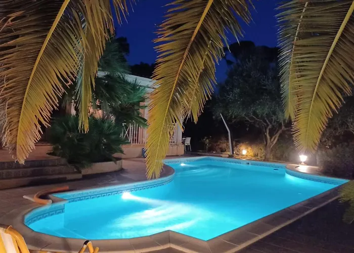 Détente Dans Avec Piscine Privée, Nature, Golf Et à Proximité