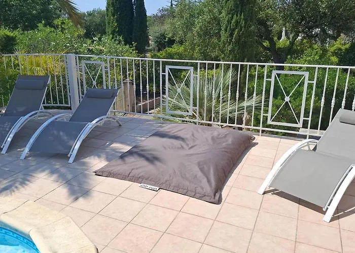 Détente Dans Avec Piscine Privée, Nature, Golf Et à Proximité Saint-Raphaël