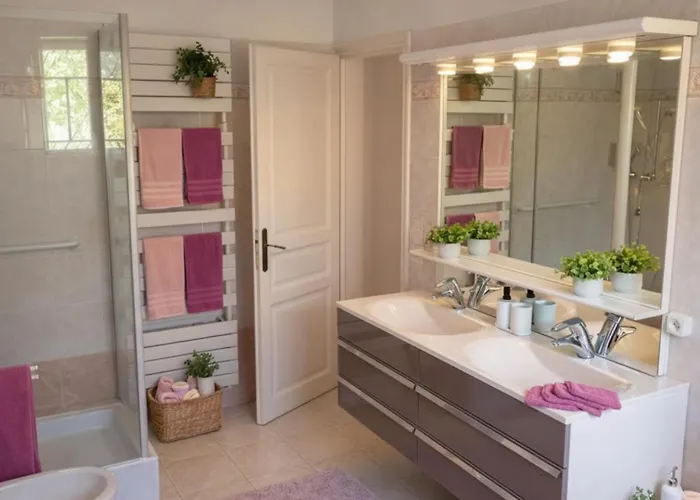 Sejour Detente Dans Avec Piscine Privee, Nature, Golf Et A Proximite بيت للعطل *