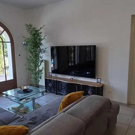 Будинок відпочинку Sejour Detente Dans Avec Piscine Privee, Nature, Golf Et A Proximite Сен-Рафаель