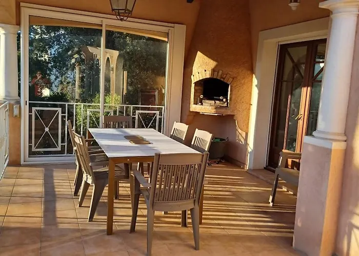 Sejour Detente Dans Avec Piscine Privee, Nature, Golf Et A Proximite Saint-Raphael (Var)