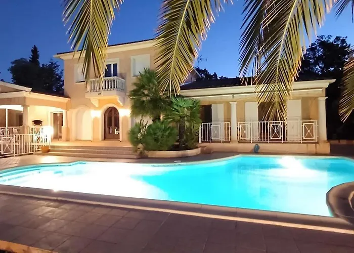 Holiday home Sejour Detente Dans Avec Piscine Privee, Nature, Golf Et A Proximite
