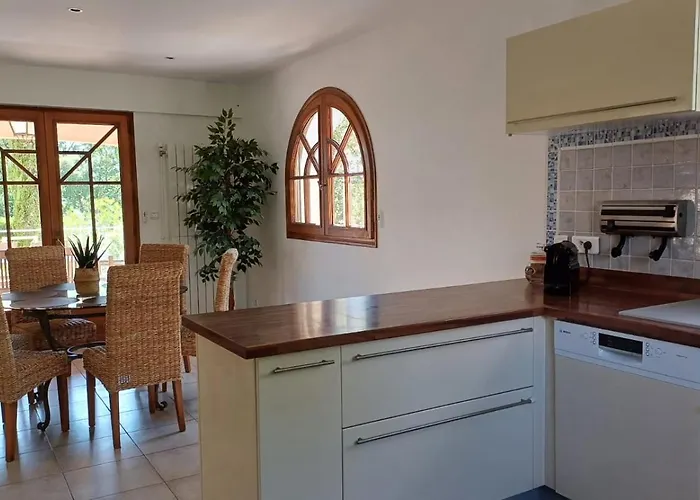 Holiday home Sejour Detente Dans Avec Piscine Privee, Nature, Golf Et A Proximite