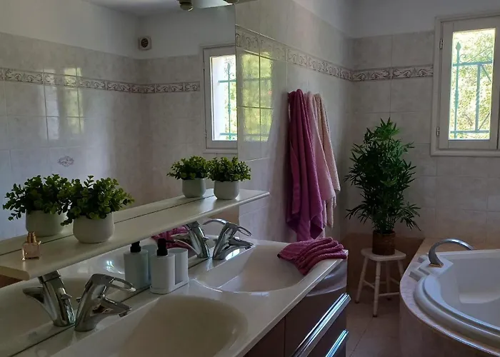 Sejour Detente Dans Avec Piscine Privee, Nature, Golf Et A Proximite 펜션 Saint-Raphaël